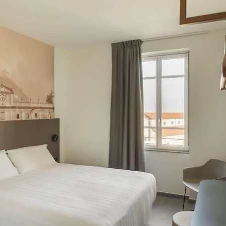 B&B Hotel Piacenza Otel