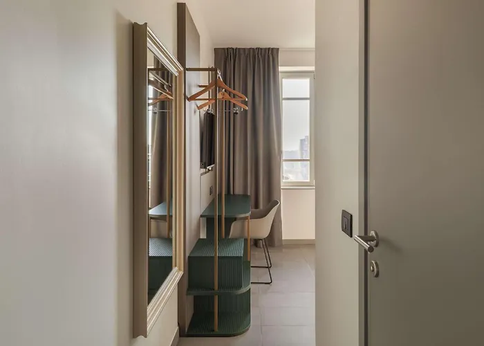 ホテル B&B Hotel Piacenza 3*